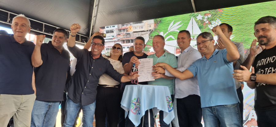 Governador Casagrande visita Alegre e inaugura obras de infraestrutura ao lado de autoridades locais e estaduais