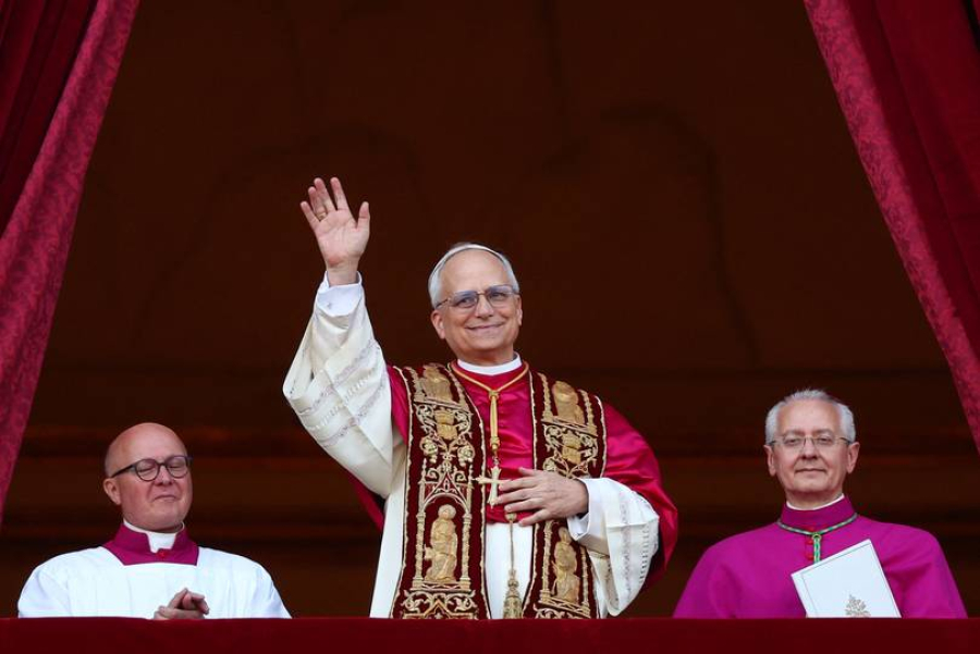 Cardeal Robert Francis Prevost é eleito papa e adota o nome Leão XIV, tornando-se o primeiro pontífice norte-americano