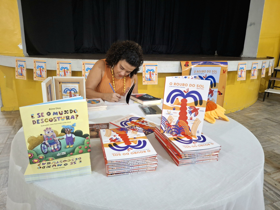 Lançamento de “O Roubo do Sol” encanta presentes na Biblioteca Municipal de Alegre